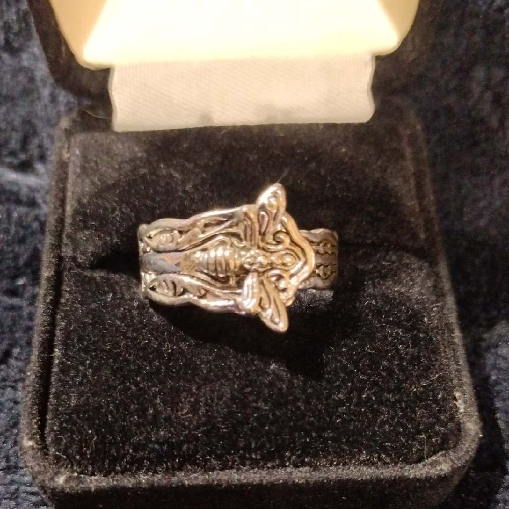 Elegant Silver Dragon Ring